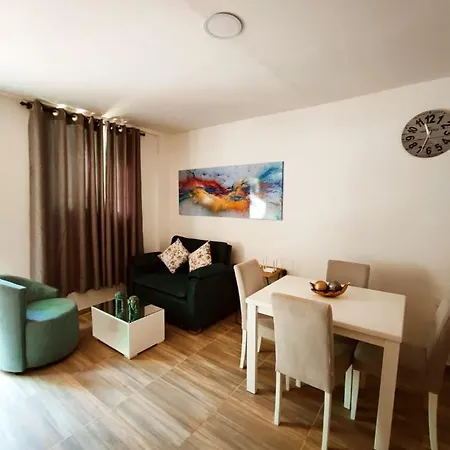 Apartment Green House